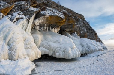 Kışın Deniz Baykal, en derin ve en büyük tatlı su Gölü yanında Güney Sibirya, Rusya'da bulunan güç dünyanın görünümü