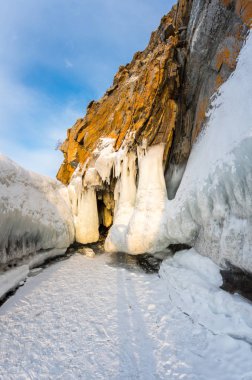 Kışın Deniz Baykal, en derin ve en büyük tatlı su Gölü yanında Güney Sibirya, Rusya'da bulunan güç dünyanın görünümü