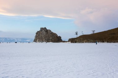 Kışın Deniz Baykal, en derin ve en büyük tatlı su Gölü yanında Güney Sibirya, Rusya'da bulunan güç dünyanın görünümü