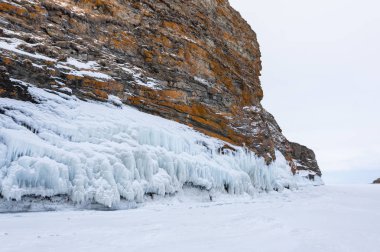 Kışın Deniz Baykal, en derin ve en büyük tatlı su Gölü yanında Güney Sibirya, Rusya'da bulunan güç dünyanın görünümü