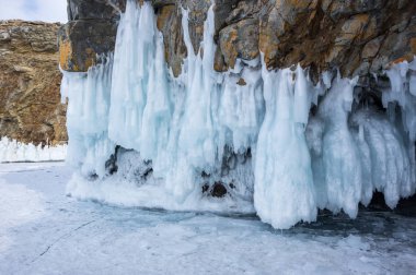 Kışın Deniz Baykal, en derin ve en büyük tatlı su Gölü yanında Güney Sibirya, Rusya'da bulunan güç dünyanın görünümü