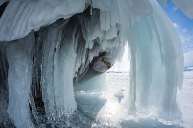 Kışın Deniz Baykal, en derin ve en büyük tatlı su Gölü yanında Güney Sibirya, Rusya'da bulunan güç dünyanın görünümü