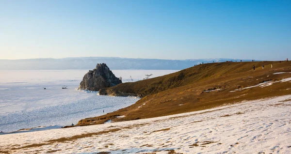Rusya 'nın Sibirya eyaleti Baykal Gölü' ndeki Olkhon Adası 'ndaki Burhan Burnu (Şaman Kayası)