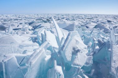 Deniz Baykal, Sibirya, Rusya üzerinde tepecik görünümünü