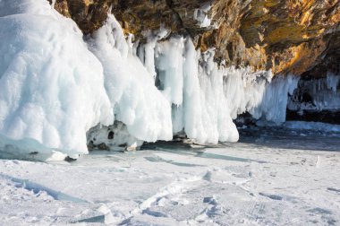 Kışın, Sibirya, Rusya Federasyonu Deniz baykal Olkhon sahil adada
