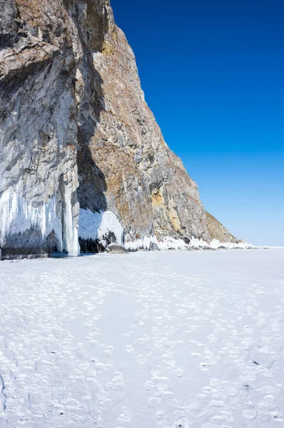 La costa de la isla de Olkhon —  Fotos de Stock