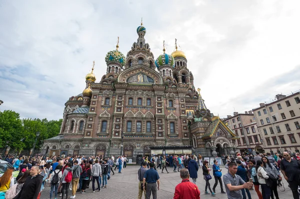 サンクトペテルブルク ロシア連邦 2017 歴史的な中心のサンクトペテルブルク ロシアに位置しています こぼした血の上の救世主教会 — ストック写真