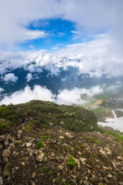 Kafkas Dağları'nın görünümü