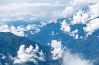 Kafkas Dağları'nın görünümü