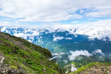Kafkas Dağları'nın görünümü