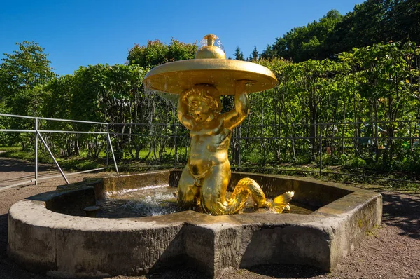 The fountain "Triton - bell" in Peterhof — Stock Photo, Image