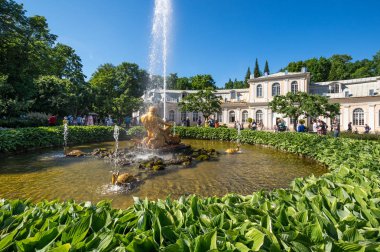 Peterhof Triton çeşme