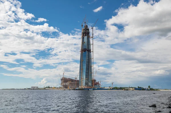 Panoramautsikt över Finska viken och Lakhta Center — Stockfoto