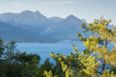 Kemer, Türkiye'deki dağlar görünümünü