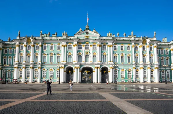 Palacio de Invierno en San Petersburgo, Rusia Imágenes de stock libres de derechos