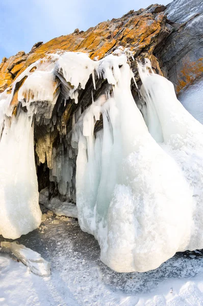 Caverna de gelo no Lago Baikal — Fotografia de Stock