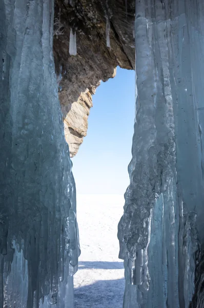 Grotte de glace sur le lac Baïkal — Photo