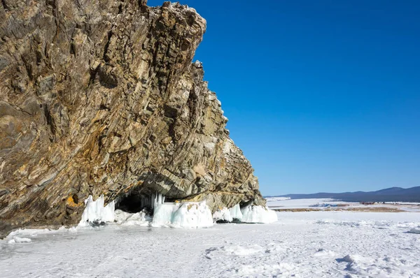 La costa de la isla de Olkhon — Foto de Stock