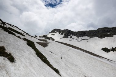Kafkas Dağları'nın görünümü