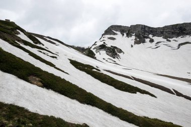 Kafkas Dağları'nın görünümü