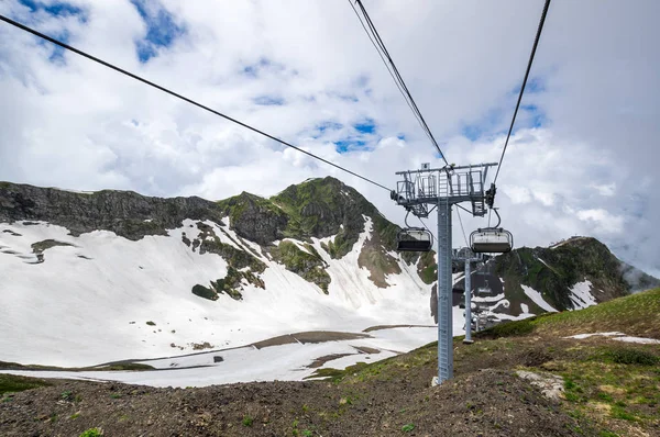 Utsikt över kaukasiska bergen — Stockfoto