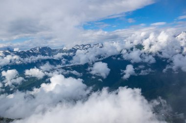 Kafkas Dağları'nın görünümü