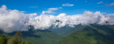 Kafkas Dağları'nın görünümü