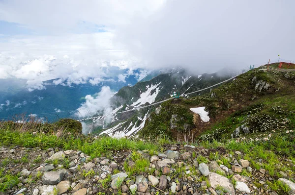 Kafkas Dağları'nın görünümü