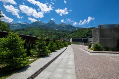 Kafkas Dağları'nın görünümü