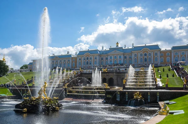 Fountains of the Grand Cascade, Saint-Petersburg — Stock Photo, Image