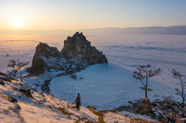 Baykal Gölü'ndeki Olhun Adası'ndaki Burkhan Burnu