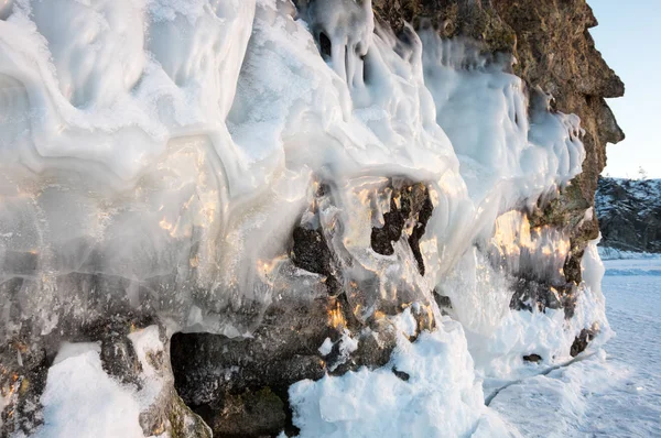 Icicles du lac Baïkal — Photo