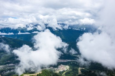 Kafkas Dağları'nın görünümü