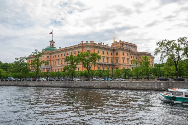 Mikhailovski kasteel in Sint-Petersburg — Stockfoto