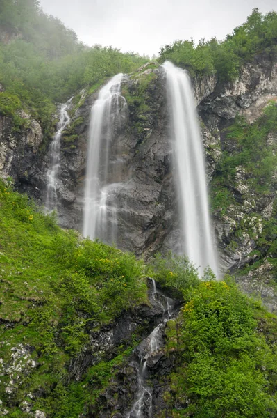 View of the waterfall in Caucasian mountains — Stock Photo, Image