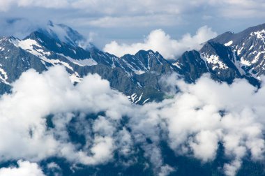 Kafkas Dağları'nın görünümü