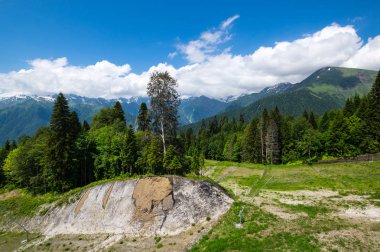 Kafkas Dağları'nın görünümü