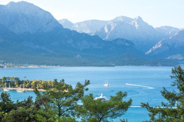 Kemer, Türkiye'deki dağlar görünümünü