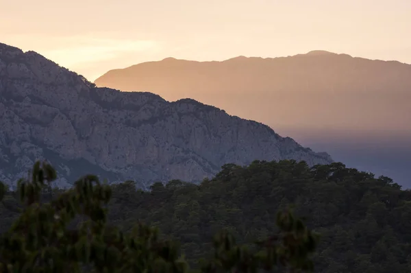 Uitzicht op bergen in Kemer, Turkije — Stockfoto