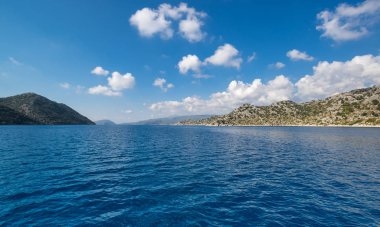 Akdeniz kıyıları.