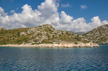 Akdeniz kıyıları.