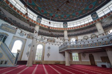 Kemer'de Camii