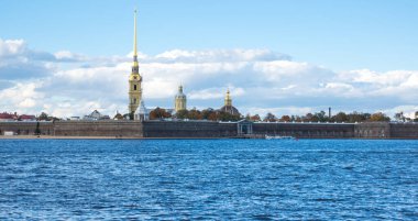 Neva nehri manzarası ve Peter ve Paul kalesi, Saint Petersburg, Rusya