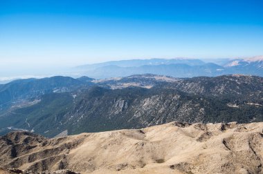 Türkiye 'nin Antalya ilindeki Türk Rivierası' nda yer alan ve Kemer yakınlarındaki bir dağ olan Lycian Olympus olarak da bilinen Tahtali 'nin zirvesinden panoramik manzara