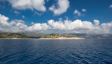 Türkiye 'nin Antalya ilinin Riviera ilçesinde Akdeniz kıyıları
