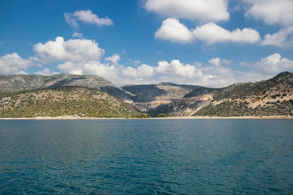 Türkiye 'nin Antalya ilinin Riviera ilçesinde Akdeniz kıyıları