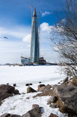 Lakhta Merkezi ve Finlandiya Körfezi 'nin panoramik manzarası, Saint-Petersburg, Rusya