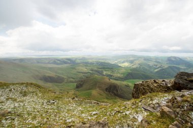 Rusya 'nın Karachay-Çerkesya Cumhuriyeti' ndeki Bermamyt Platosu 'nun panoramik manzarası