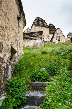 Dargavs Köyü, Kuzey Osetya, Rusya 'da Antik Alanya nekropolü (Ölüler Şehri)
