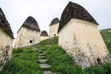 Dargavs Köyü, Kuzey Osetya, Rusya 'da Antik Alanya nekropolü (Ölüler Şehri)